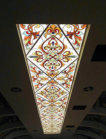 Витражи в потолках