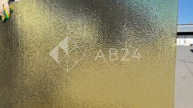 Стекло витражное AV 110.2RR пол листа (78 х 48 см)