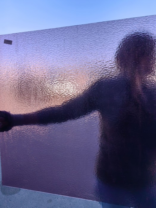 Стекло витражное AV 140.8RR четверть листа (39 х 48 см)