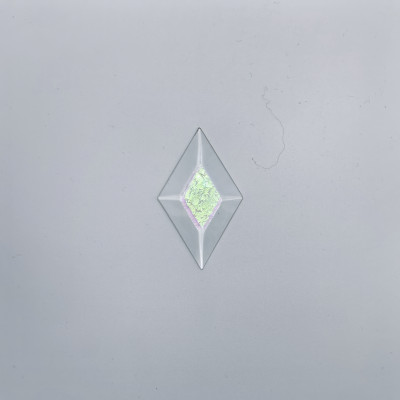 Бевелс AV131 дихроичный ромб 38 х 64 мм, красный мороз