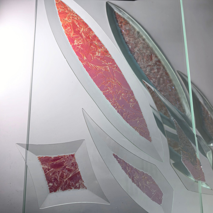 Бевелс AV166 дихроичный (7 элементов) 112 х 645 мм, красный мороз