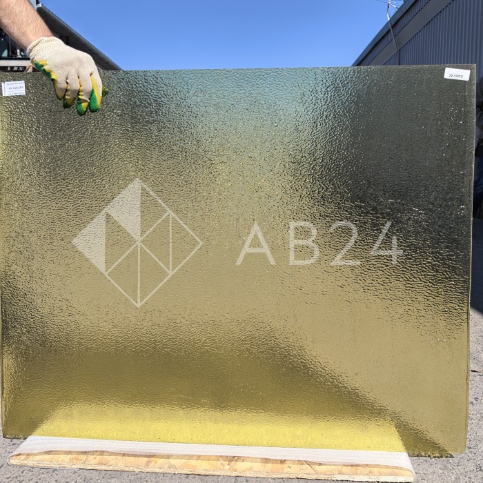 Стекло витражное АV 110.2RR, целый лист - 78 х 96 cм.