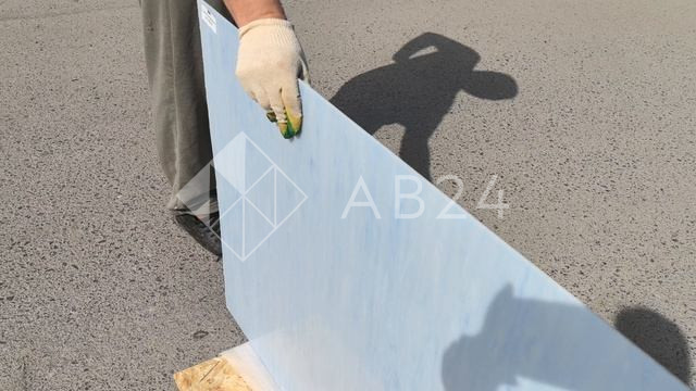 Стекло витражное AV 335-2S четверть листа (39 х 48 см)