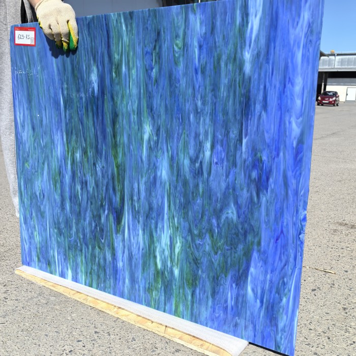 Стекло витражное AV 623-7S четверть листа (39 х 48 см)